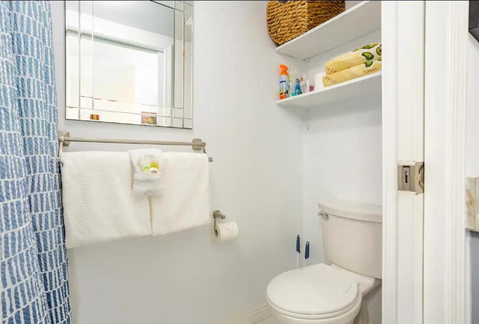 Downtown Hawaiian Theme Condo With Hot Tub, Pool & Beach - Kona Islander Inn Kailua-Kona Exterior photo