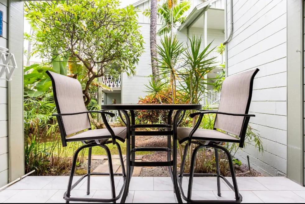Downtown Hawaiian Theme Condo With Hot Tub, Pool & Beach - Kona Islander Inn Kailua-Kona Exterior photo