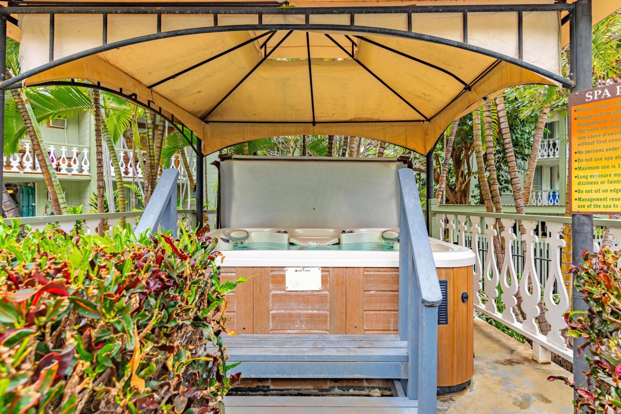 Downtown Hawaiian Theme Condo With Hot Tub, Pool & Beach - Kona Islander Inn Kailua-Kona Exterior photo