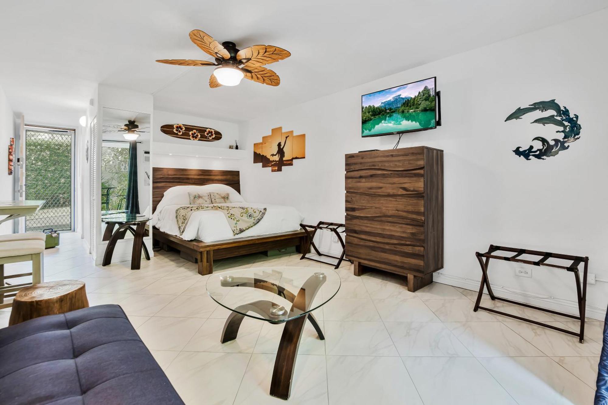 Downtown Hawaiian Theme Condo With Hot Tub, Pool & Beach - Kona Islander Inn Kailua-Kona Exterior photo